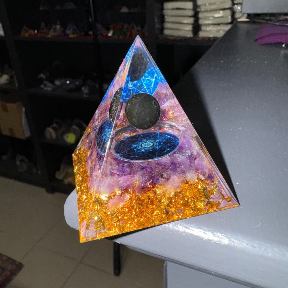 Orgonite - pyramid B021