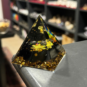 Orgonite - pyramid B004