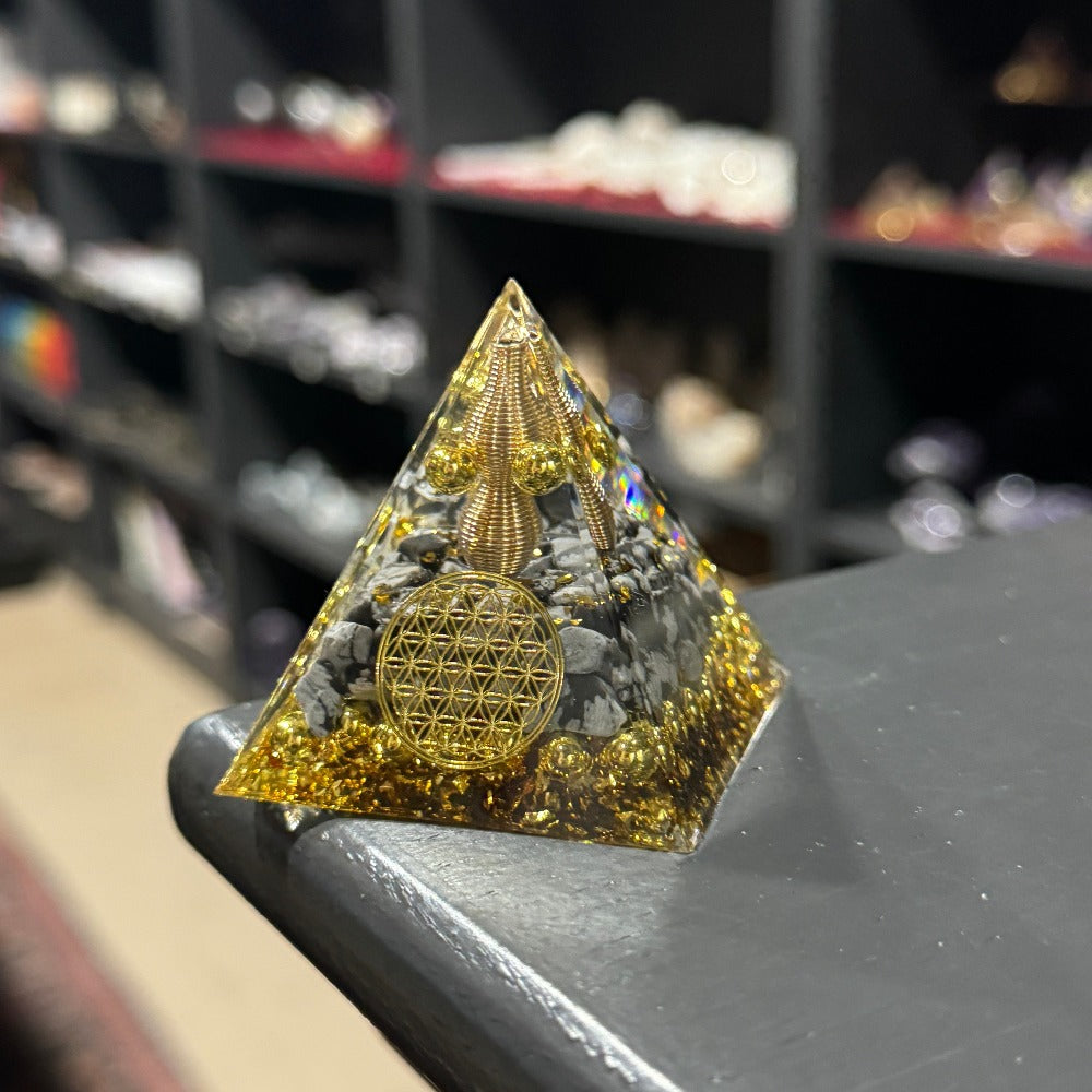 Orgonite - pyramid B030