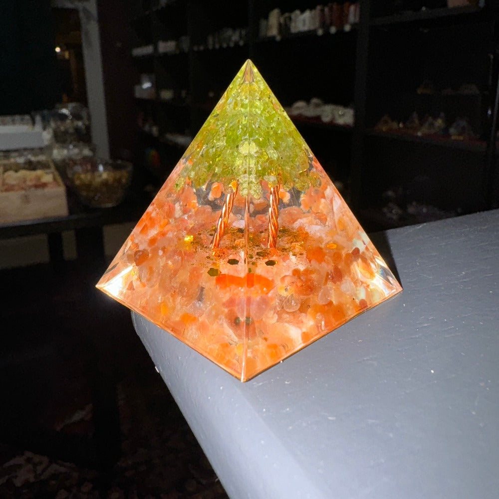 Orgonite - Pyramid T006