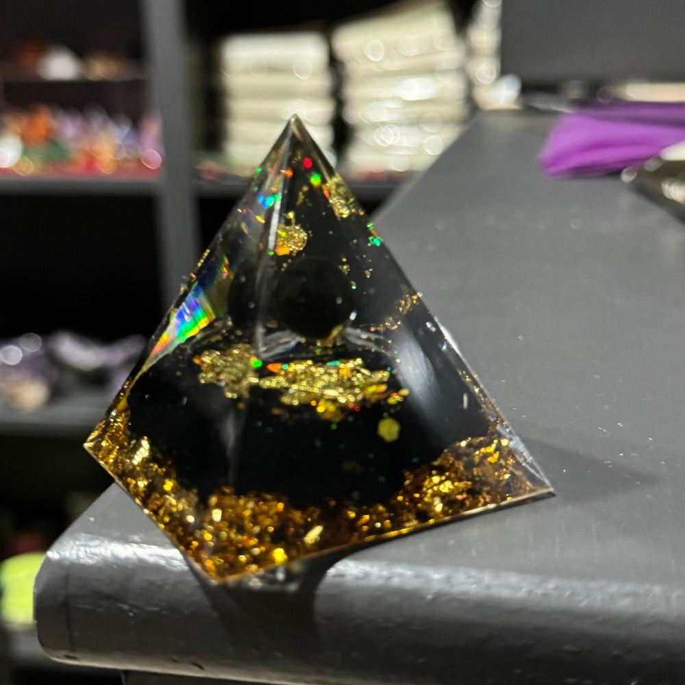 Orgonite - pyramid B004