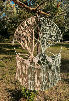 Knotted tree of life with crystals | Different types
