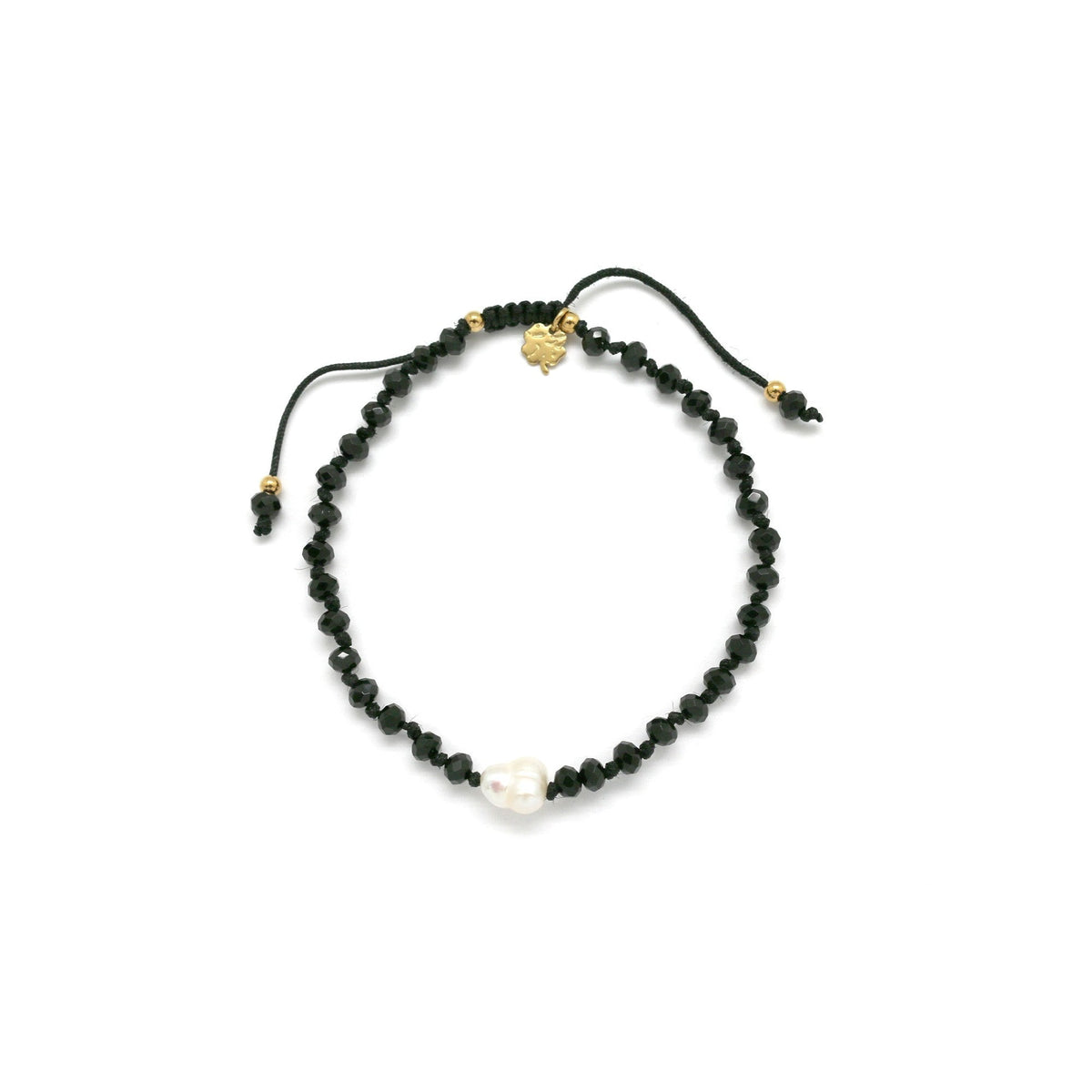 Adjustable onyx bracelet with water pearl